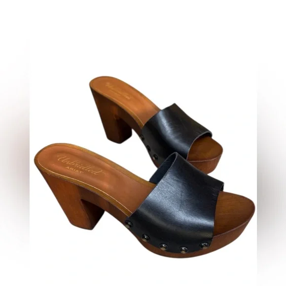 Ariat Women's Unbridled Lennon Platform
Sandal Black Leather Size: 38 (7.5) - Picture 3 of 14